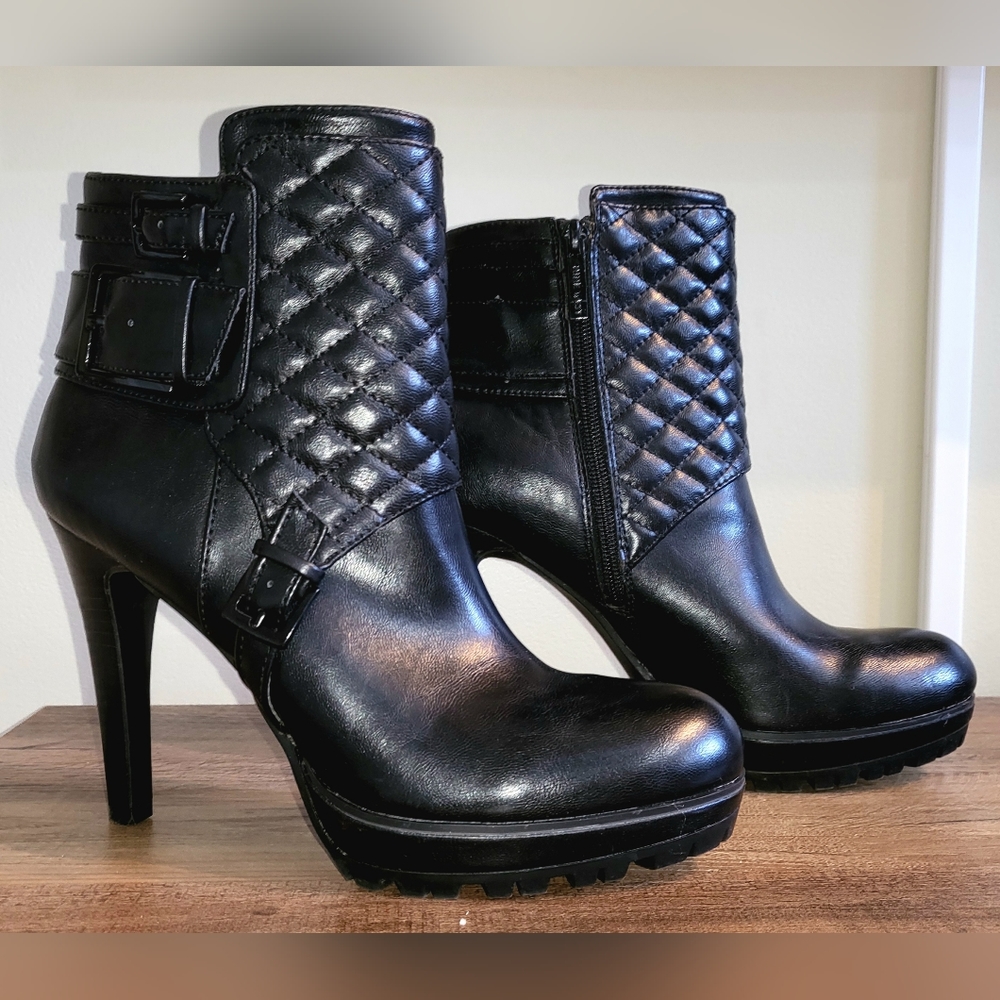 Nine West Attridge Boots Size 8.5
